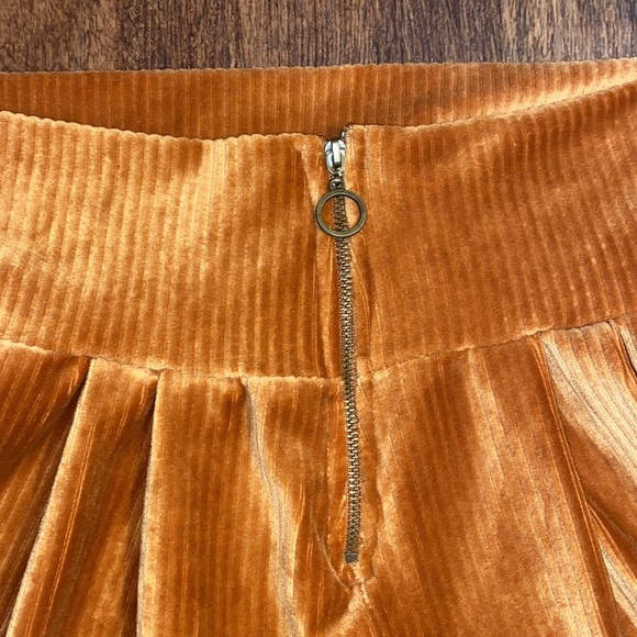 Bozzolo Copper Velour Ribbed Zip Front High Rise Shorts Women’s Size Large - Picture 3 of 7
